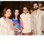 Poonam Dhillon Instagram - When I start Diwali celebrations with Good people , Good friends — the year to follow should be equally good!!wish all of you a super happy Diwali 🪔 #goodwishes #goodluck #godesslakshmiblessings #love #friendhip https://youtu.be/9nRQuv8gIjQ