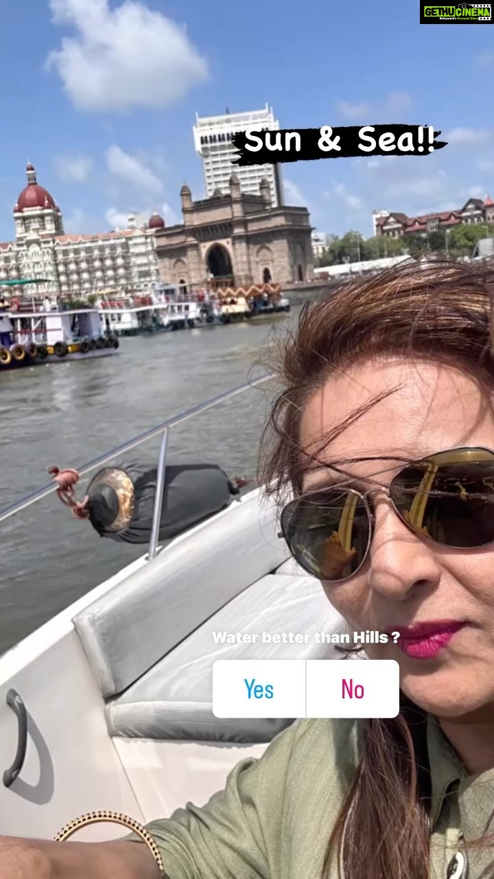 Poonam Dhillon Instagram - A holiday choice .. always have to decide- water or Hills??? I love the mountains but water .. the waves- the sound & the breeze in your Hair !!! That’s unparalleled 💕🥰