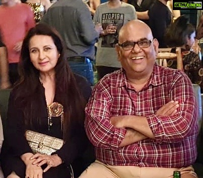 Poonam Dhillon Instagram - https://youtu.be/DIsTCGNGI8o Woke up this terrible news that Satish Kaushik is no more!!This song he sent me a while ago is the spirit of how he was - ever smiling & positive-This still in my whatsappchat with him . My Heart goes out to Shashi , his wife & Vanshika his daughter.. his joy @satishkaushik2178 🙏 Om Shanti