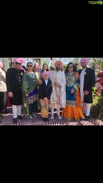 Poonam Dhillon Instagram - A beautiful wedding in my favorite city, #chandigarh #citybeautiful #Sikhpride #BESTWISHES #familyfirst #family #newlyweds