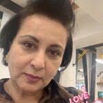 Poonam Dhillon Instagram - Totally Hectic Saturday Night tonite … so start with hair ready !! #saturdaynight #fun #party #meetfriends #gonnabeawesome #goodvibes