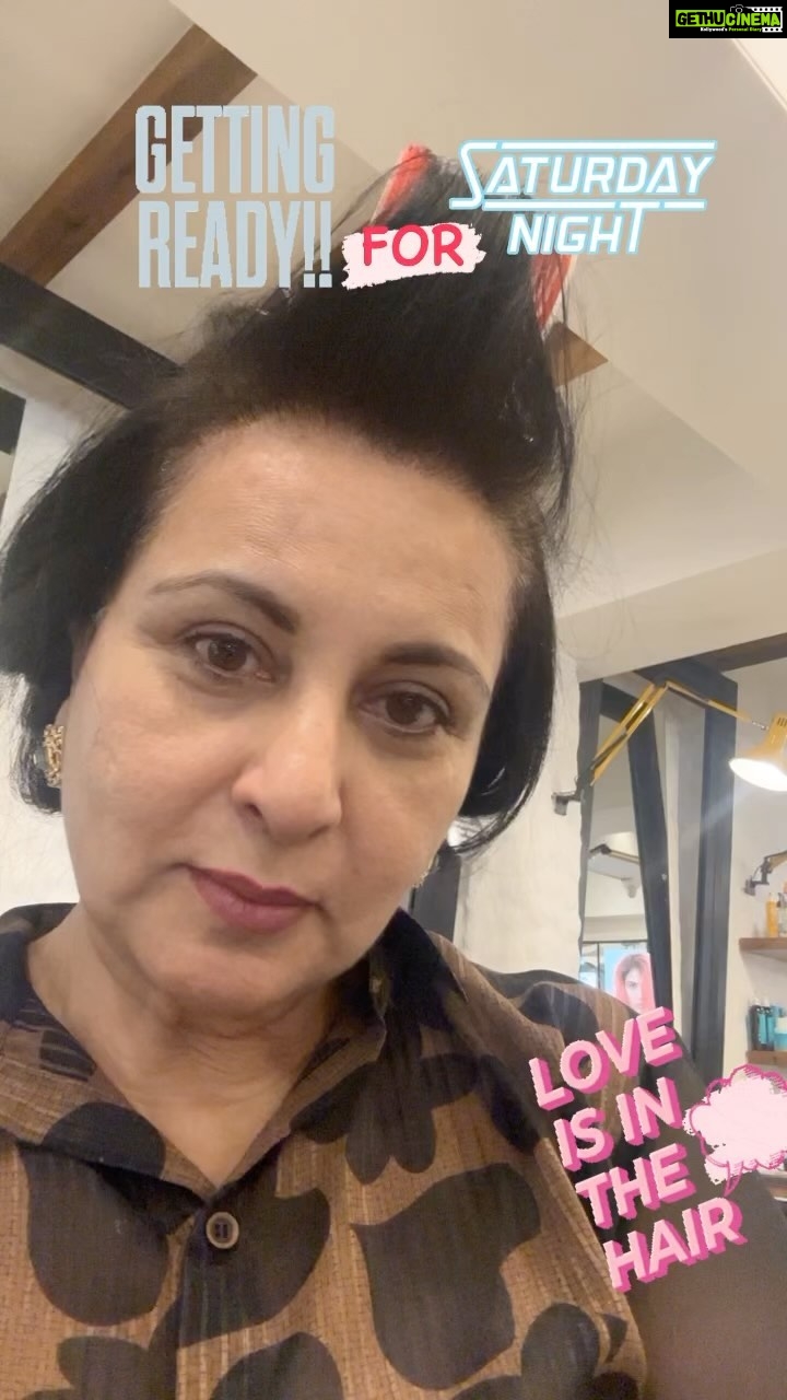 Poonam Dhillon Instagram - Totally Hectic Saturday Night tonite … so start with hair ready !! #saturdaynight #fun #party #meetfriends #gonnabeawesome #goodvibes