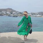 Poonam Dhillon Instagram - Green is the best .. for the planet. For the enviornment.. for a dress 😍❤️😊