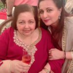 Poonam Dhillon Instagram - Lost a tremendous lady of Grace, Intelligence, integrity, love, strength, generosity PAMELA YASH CHOPRA .. can go on about her Limitless amazing qualities . My mentor ,person who groomed me from a gawky teenager to a film actor presentable on screen in TRISHUL . . Have spent such Precious time with here where I have learnt a Lot from her . Truly will miss her intensly.. As will everyone who knew her. Her Saturday screenings at Yash Raj Studio were a much awaited weekly event marked on all our calenders . Her CAREFULLY curated meals were a delight and fabulous.. MEDIA REPORTED her age as 85 but she she was Not Yet 75. Would have been 75 this year on JULY 29th . A Leo with all the qualities of a LIONESS . LOVE YOU PAMMY ..BE in Peace with The Almight & YASHJi l