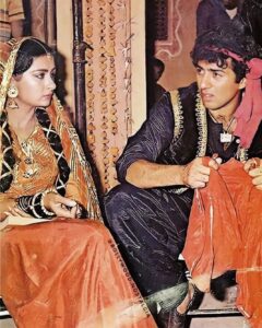 Poonam Dhillon Instagram - Happy birthday Poonam Dhillon 🎂 

"It was a big shock for my mother when I joined films. It took her at least five years to come to terms with it.  It took a while to convince her to come with me for shoots. Over a period of time, she saw the kind of attention and respect we get on the sets and realised that it was not a bad career.  Dad was very supportive. 

I was acting in films but there were certain rules at home that I had to follow. If the pack up was at 10 pm, I had to reach home by 10.30.  It was a different atmosphere then. I wouldn’t get permission for late night movies with my friends. Since I was young, my dad or mother would accompany to an outdoor shoot. But they would never be on the set as they were shyer than I was." 

Poonam Dhillon (2014)
Caption Rediff 
.
#bollywoodnostalgia #poonamdhillon #happybirthdaypoonamdhillon #poonamdhillonlovers #poonamdhillonfc #poonamdhillonfans #padminikolhapure #anitaraj #chunkypanday #anilkapoorfans