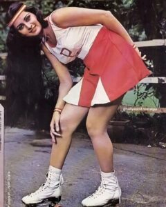 Poonam Dhillon Instagram - Happy birthday Poonam Dhillon 🎂 

"It was a big shock for my mother when I joined films. It took her at least five years to come to terms with it.  It took a while to convince her to come with me for shoots. Over a period of time, she saw the kind of attention and respect we get on the sets and realised that it was not a bad career.  Dad was very supportive. 

I was acting in films but there were certain rules at home that I had to follow. If the pack up was at 10 pm, I had to reach home by 10.30.  It was a different atmosphere then. I wouldn’t get permission for late night movies with my friends. Since I was young, my dad or mother would accompany to an outdoor shoot. But they would never be on the set as they were shyer than I was." 

Poonam Dhillon (2014)
Caption Rediff 
.
#bollywoodnostalgia #poonamdhillon #happybirthdaypoonamdhillon #poonamdhillonlovers #poonamdhillonfc #poonamdhillonfans #padminikolhapure #anitaraj #chunkypanday #anilkapoorfans