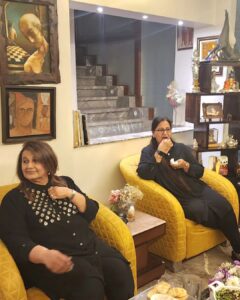 Poonam Dhillon Instagram - BIRTHDAY WEEK... #Celebrations started with Dear Friends !! Lovely company, Fun , Laughter ..and  super lovely spread  which all could not stop raving about .. You are outstanding @menuscriptfoodstories  not only with your quality & unusual creations but also with the artistic presentations .  Can't get enough of your amazing food . 
#gratitude #thankyougod #Friends #goodfoodindia #eveningtoremember 
#birthdayweek