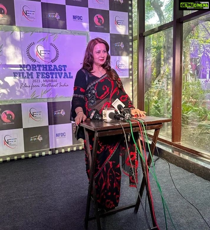 Poonam Dhillon Instagram - North East is a Beautiful part of India with Outstanding Natural Beauty .. NFDC & Information & Broadcasting Ministry @nfdcindia @mib_india organised a opportunity for talent from the NE INDIA to be showcased , recognised & awarded here in Mumbai. Happy and Proud to give away Awards to the multiple Talent from North East .congrats @rebecca_changkija_sema & team