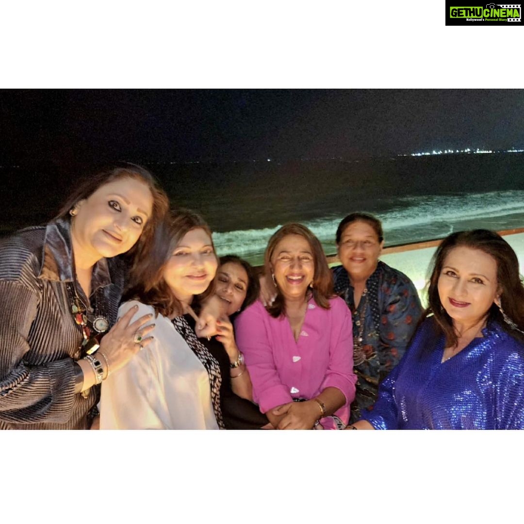 Poonam Dhillon Instagram - Thanks Dearest Alka @therealalkayagnik for such a lovely evening !! So good to meet So many friends .. specially from Music world .. whom had not met in so long . Ur Warmth, love & Friendship was evident everywhere !!! Ur dear brother @samiry19 looked after all so warmly too!! love ❤️ Love ❤️ & More Love ❤️