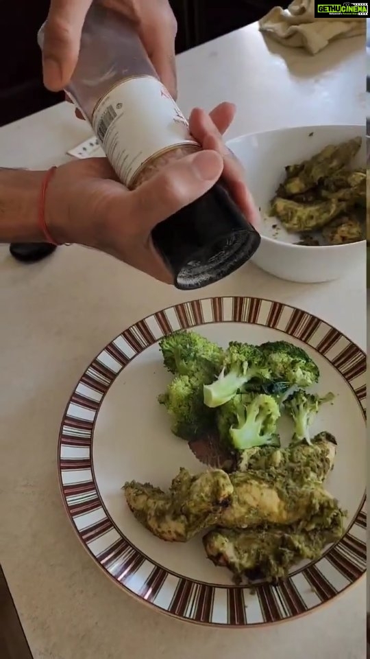 Poonam Dhillon Instagram - Coriander MangoChicken . A very Healthy Chicken recipe.. can have with steamed/ boiled brocolli or side of mushrooms or Roast Sweet potato or spinach #oilfree #chicken #eathealthy #delicious #goodfood #grill #airfryer #rawmango #coriander #greenchillies #garlic #limejuice or #lemonjuice London, United Kingdom