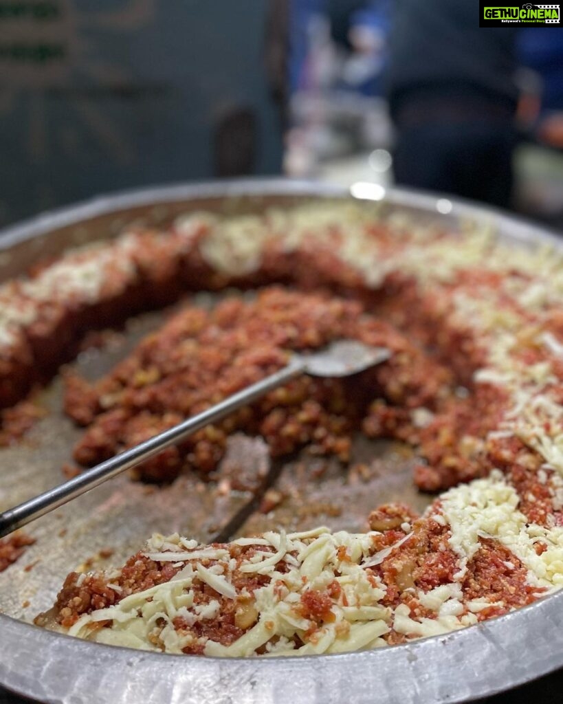 Poornima Indrajith Instagram - Delhi Belly 🫶 #ilovestreetfood #delhistreetfood #delhifood Delhi, India