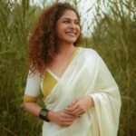 Poornima Indrajith Instagram - Onam it is ✨❤️🌾 Pic: @manekha_ Wardrobe: @pranaahbypoornimaindrajith