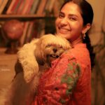 Poornima Indrajith Instagram – Appreciation post to all the 
pet moms out there. Aren’t we all blessed ♥️ 
Taking a moment to be grateful for all the love I receive. 
Here are the names of my fur babies:)
Booboo . Nala . Boba . Laila 
Pic by : @athul_krishna________ 

#petmom #happymothersday