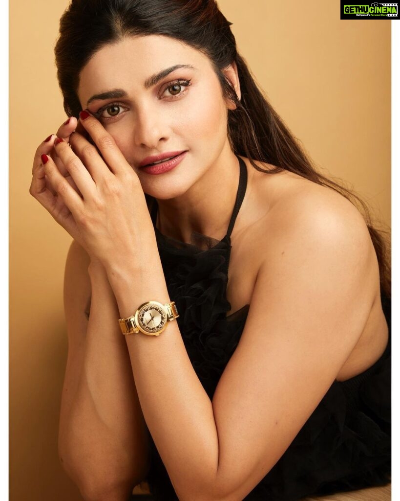 Prachi Deasi Instagram - Feeling fine in some sparkle and shine with my all new Guess watch! #GuessWatches #SparkleWithGuess #Bejeweled @guesswatches