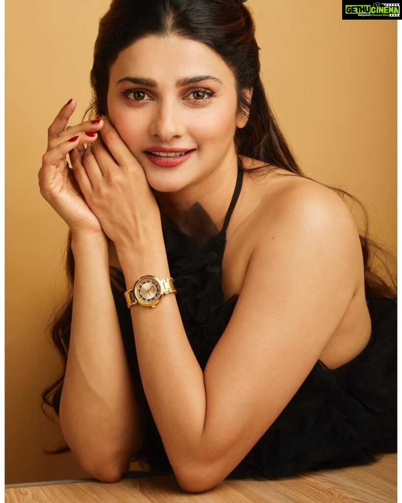 Prachi Deasi Instagram - Feeling fine in some sparkle and shine with my all new Guess watch! #GuessWatches #SparkleWithGuess #Bejeweled @guesswatches