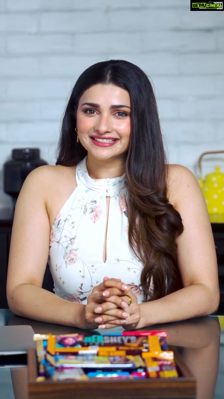 Prachi Deasi Instagram - This International Women’s Day, @hersheysindia celebrated 8 amazing women and their inspiring stories through commemorative packs! Join HERSHEY’S and me in placing the spotlight on your sheroe and many such amazing women around. Visit hershe.co.in to get your sheroe a customised digital HERSHEY’S Bar. That’s not it, you can also send a personalised special message from @kareenakapoorkhan to your sheroe. (Psst! This one’s only until the end of March, so go ahead and get your personalised video today!) Let us all celebrate every HER and SHE story with @hersheysindia 💌 🍫 #Hershe #HERSHESpotlight #HersheyIndia #Hersheys