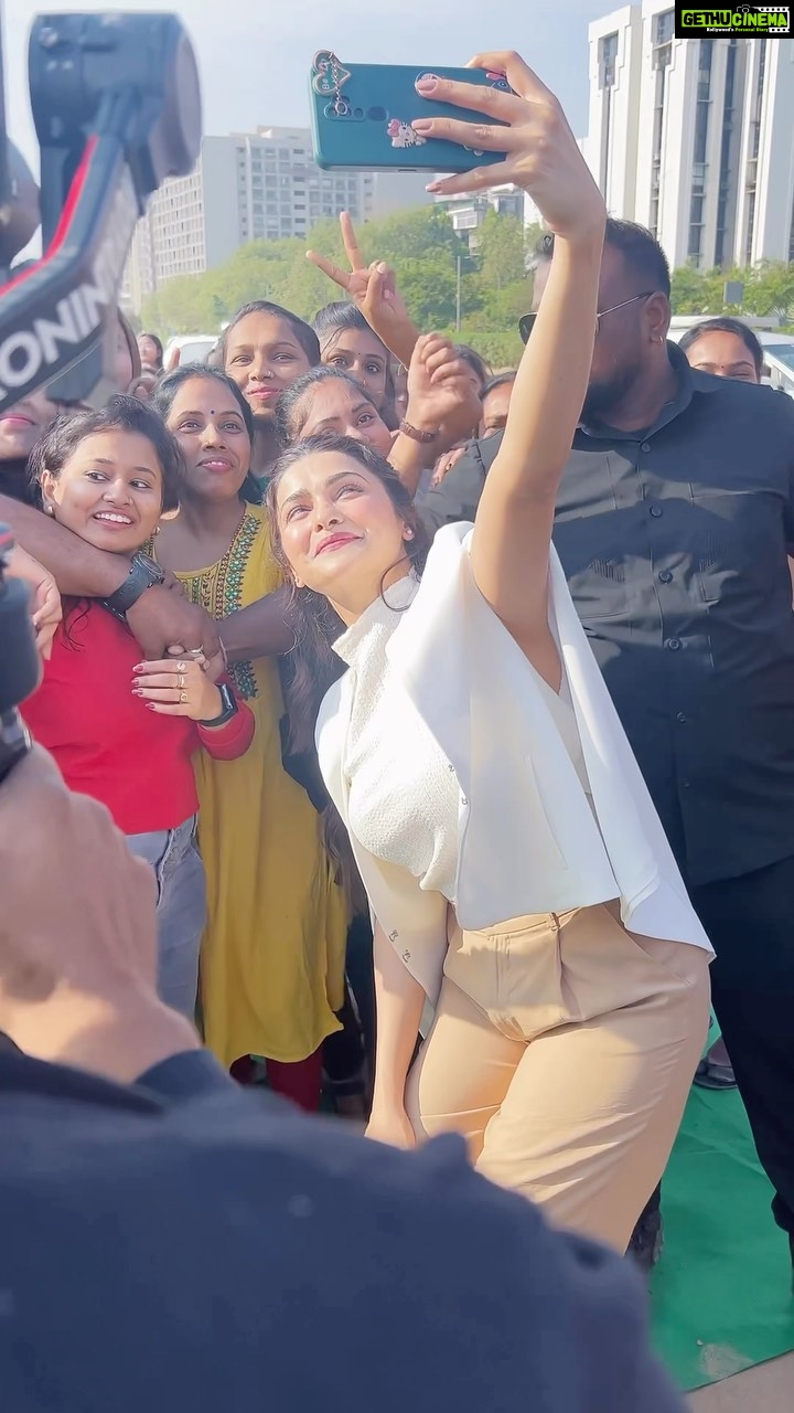 Prachi Deasi Instagram - With the final match of the Tata Women’s Premier League around the corner, the excitement has been growing with each passing day!😍 Having been a part of its trophy drive in Ahmedabad just gave me a snippet of it. Can’t wait to see which team becomes the champion! 🏆 Which team do you think it’ll be?? @wplt20 #YehTohBasShuruatHai #TATAWPL #ad