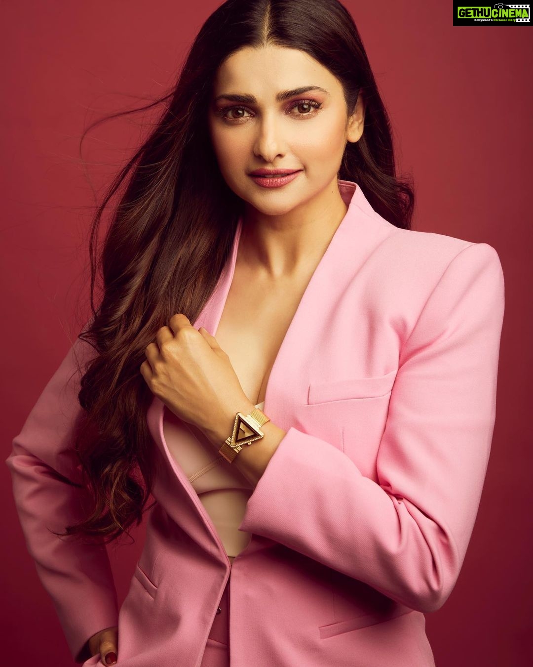Prachi Deasi Instagram - Smile, Sparkle, Repeat! #GuessWatches #SparkleWithGuess #Bejeweled @guesswatches
