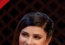 Prachi Deasi Instagram - Pata nahi kaun badnaseeb hoga itne sabr wala. @farzimushaira @amazonminitv