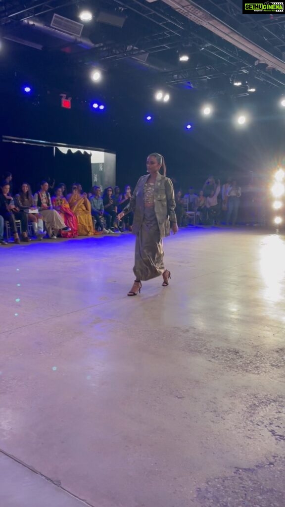 Pragathi Guruprasad Instagram - Walking the runway for @taibystudio9696 & @sandeepravi89 at @sanyfw was beyond special and the biggest surprise of the night was walking to my song!! @followingmahesh @shravansridhar Pibare made it all the way to fashion week!!