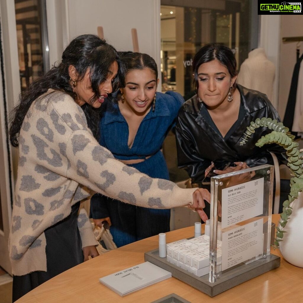 Pragathi Guruprasad Instagram - The launch of @somaayurvedic fragrance was a dream ! Thank you @cuyana & @shilparshah for the best partnership we could ask for and a big big hug to everyone who came out to support 🌿🖤 Cuyana