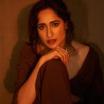 Pragya Jaiswal Instagram - Golden glow 🌞