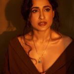 Pragya Jaiswal Instagram – Golden glow 🌞