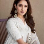 Pragya Jaiswal Instagram – Already feeling my summer whites 🤍🕊️