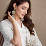 Pragya Jaiswal Instagram - Already feeling my summer whites 🤍🕊️