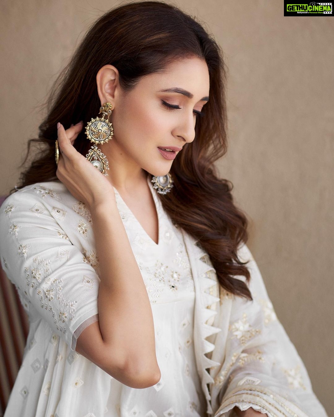 Pragya Jaiswal Instagram - Already feeling my summer whites 🤍🕊️