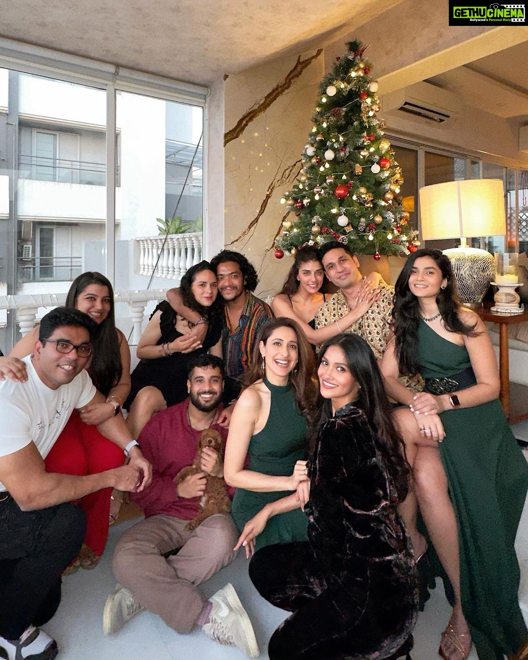 Pragya Jaiswal Instagram - Christmas Tribe ❤️🐶🫶🏻