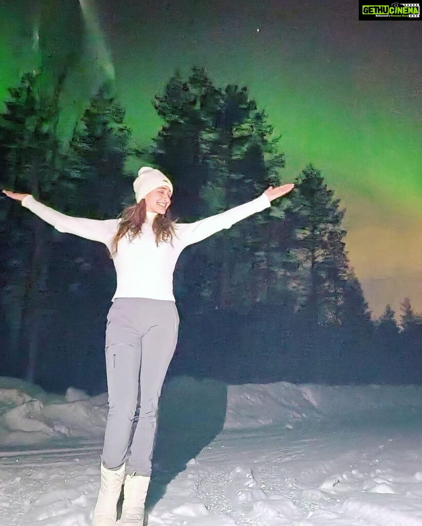 Pragya Jaiswal Instagram - Ethereal and Enchanting Nothern Lights 💚💚💚 We were fortunate to see the dance of Northern lights two nights consecutively n it was the most beautiful experience ever.. Grateful, thankful, blessed !! Ticked this off the bucket list 💚 #NothernLights #AuroraBorealis #Finland #Rovaneimi @finncredibleexperiences Lapland,North Pole