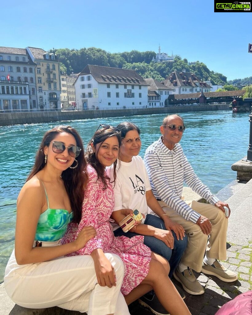 Pragya Jaiswal Instagram - Happy 40 years of togetherness my sweethearts 💕💕 Love you beyond !! #HappyAnniversary #MomDad Switzerland