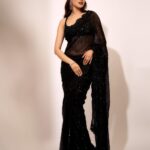 Pragya Jaiswal Instagram - Eid Mubarak to everyone celebrating 🌙✨ Outfit @sawangandhiofficial Earrings and ring @anmoljewellers Bracelet @tribebyamrapali Bag @eena.official Styled by @anshikaav Assisted by @roshiijain Fashion intern @bhatia_tanisha Makeup @athirathakkar Hair @yogitasheth96 Shot by @kaasastudio