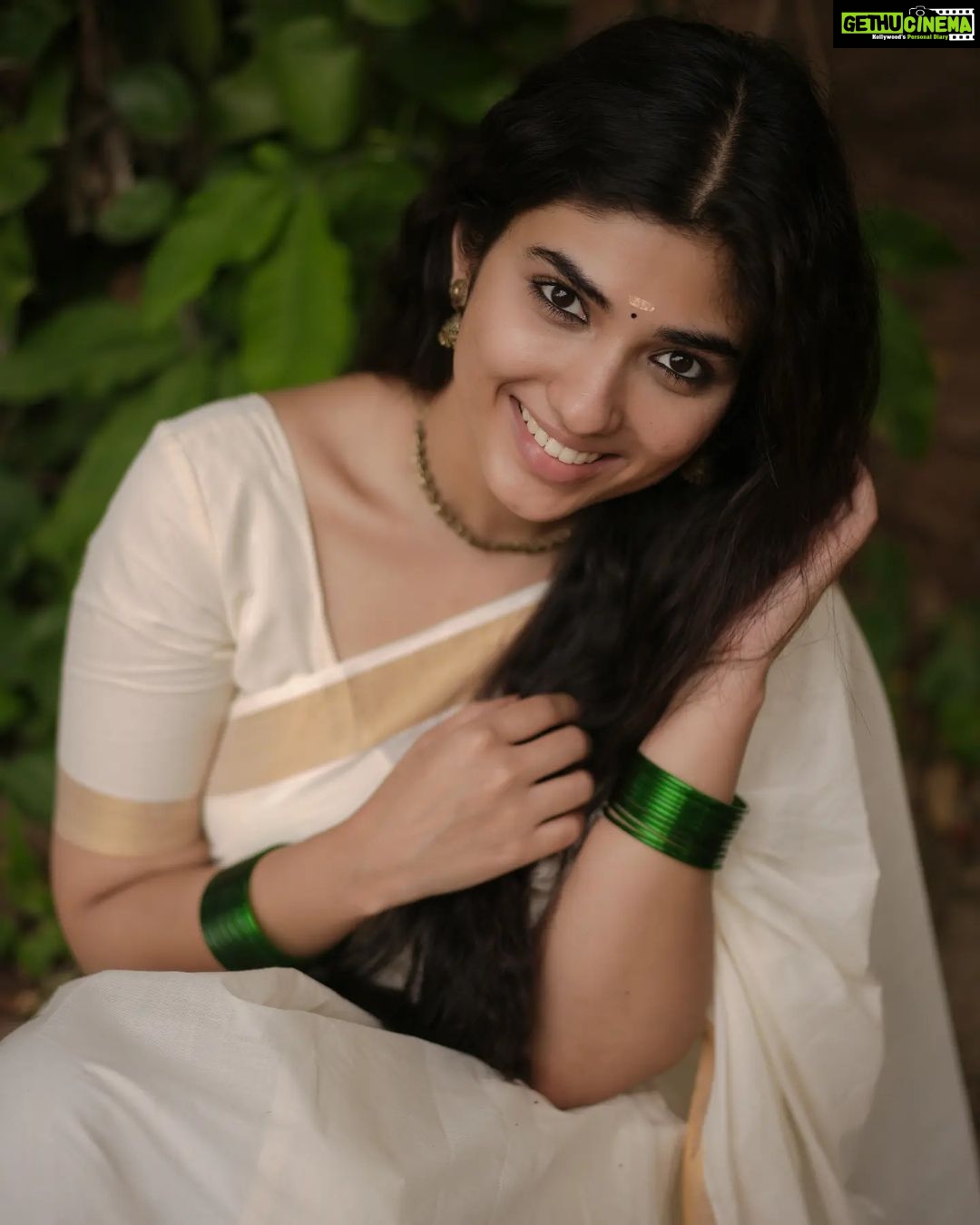 Pragya Nagra Instagram - വിഷു ആശംസകൾ 🌸🌾 PC @gowtham__rajendran Styling @anchita_nagra #vishu #kerala #happyvishu #keralagram #vishuspecial #vishukani #malayali #keralasaree #keralamodel #malayalamactress #malayalamcinema #mallu #mallugram #mollywood #malayalam #malluactress #anusithara #mohanlal #mallugirl #tovinothomas #mammootty #nivinpauly #malayalamcinema #lalettan #malluhot #nazriya #anupamaparameswaran #keralabeauty #dulquersalmaan #nayanthara
