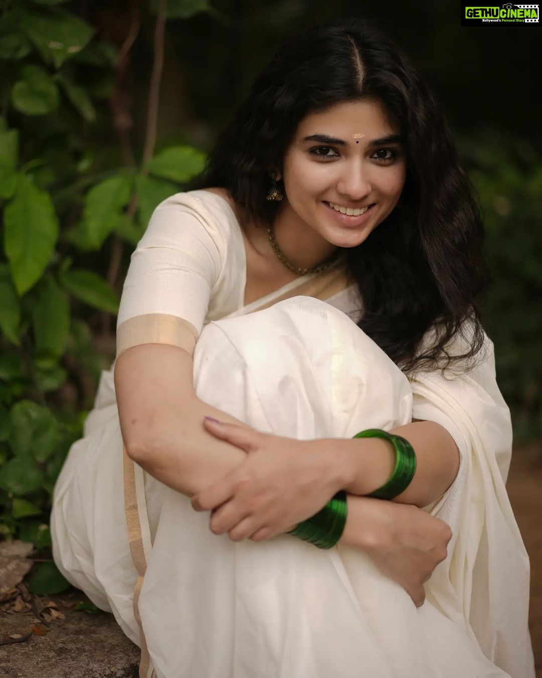 Pragya Nagra Instagram - വിഷു ആശംസകൾ 🌸🌾 PC @gowtham__rajendran Styling @anchita_nagra #vishu #kerala #happyvishu #keralagram #vishuspecial #vishukani #malayali #keralasaree #keralamodel #malayalamactress #malayalamcinema #mallu #mallugram #mollywood #malayalam #malluactress #anusithara #mohanlal #mallugirl #tovinothomas #mammootty #nivinpauly #malayalamcinema #lalettan #malluhot #nazriya #anupamaparameswaran #keralabeauty #dulquersalmaan #nayanthara