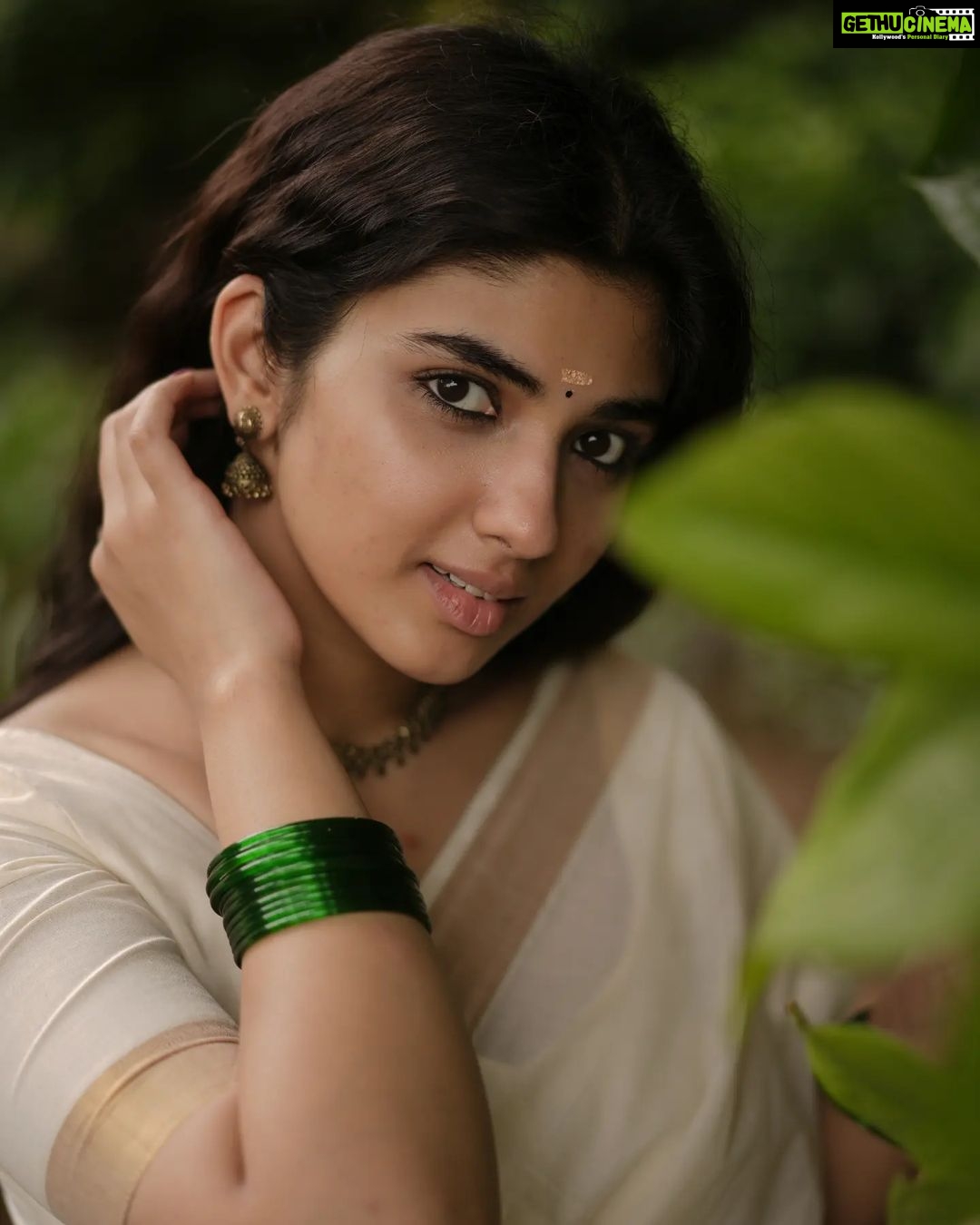 Pragya Nagra Instagram - വിഷു ആശംസകൾ 🌸🌾 PC @gowtham__rajendran Styling @anchita_nagra #vishu #kerala #happyvishu #keralagram #vishuspecial #vishukani #malayali #keralasaree #keralamodel #malayalamactress #malayalamcinema #mallu #mallugram #mollywood #malayalam #malluactress #anusithara #mohanlal #mallugirl #tovinothomas #mammootty #nivinpauly #malayalamcinema #lalettan #malluhot #nazriya #anupamaparameswaran #keralabeauty #dulquersalmaan #nayanthara