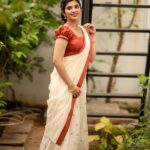 Pragya Nagra Instagram - தமிழ் புத்தாண்டு வாழ்த்துக்கள்🌾🌺 Artist - @pragyanagra Costumes - @ivalinmabia Photography - @camerasenthil Makeup - @yuvas_makeover Shoot organised by @rrajeshananda #puthandu #vishu #baisakhi #bihu #tamilnewyear #gudipadwa #ugadi #tamil #vishukani #happytamilnewyear #tamilputhandu #tamilactress #tamilcinema #kollywood #thalapathy #tamilmemes #tamilbgm #tamilstatus #vijay #tamilmovie #tamillyrics #kollywoodactress #thala #nayanthara #tamillovestatus #samantha #teluguactress #tollywood #vijaytv #actress