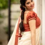 Pragya Nagra Instagram - தமிழ் புத்தாண்டு வாழ்த்துக்கள்🌾🌺 Artist - @pragyanagra Costumes - @ivalinmabia Photography - @camerasenthil Makeup - @yuvas_makeover Shoot organised by @rrajeshananda #puthandu #vishu #baisakhi #bihu #tamilnewyear #gudipadwa #ugadi #tamil #vishukani #happytamilnewyear #tamilputhandu #tamilactress #tamilcinema #kollywood #thalapathy #tamilmemes #tamilbgm #tamilstatus #vijay #tamilmovie #tamillyrics #kollywoodactress #thala #nayanthara #tamillovestatus #samantha #teluguactress #tollywood #vijaytv #actress