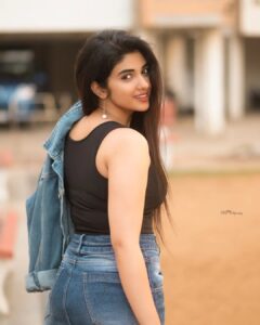 Pragya Nagra Instagram - Knock knock. Who’s there? The weekend vibes🔥🔥🔥

PC @sathyaphotography3 🥰❤️

#telugugirls #telugumemes #teluguammayi #teluguactress #tamilgirls #telugugirl #telugucinema #teluguboys #keralagirls #tollywood #biggbosstelugu #telugureels #trending #hyderabad #micset #telugustatus #teluguhot #tamilgirl #tamilponnu #telugumovies #telugusongs #maheshbabu #telugupeople #vijaydevarakonda #telugubgm #bollywood #alluarjun #teluguwhatsappstatus #samantha #tamilheroine
