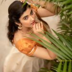 Pragya Nagra Instagram - நெரித்த திரை கடலில் நின் முகம் கண்டேன் 🌊🌿 Costumes - @ivalinmabia Photography - @camerasenthil Makeup - @yuvas_makeover Shoot organised by @rrajeshananda #tollywoodactress #tollywood #teluguactress #bollywood #kollywood #rashmikamandanna #kollywoodactress #actress #tamilactress #bollywoodactress #kajalagarwal #rakulpreetsingh #telugu #prabhas #tollywoodactor #alluarjun #samantha #telugucinema #love #anushkashetty #telugumemes #poojahegde #saipallavi #tamil #samantharuthprabhu #keerthysuresh #tollywoodmovie #nayanthara #anupamaparameswaran #telugusongs
