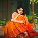 Pragya Nagra Instagram – I think only sarees have figured out how to hug women in the most intimate way possible.  @pragyanagra #digitalpainting #digitalart #procreate #art  team @sat _narain @rahulravindran mmshootography Stylist @niranjanisundar Saree & Blouse @studio_thari Location courtesy @srivathsan _vijayaraghavan Amaravathi, Andhra Pradesh
