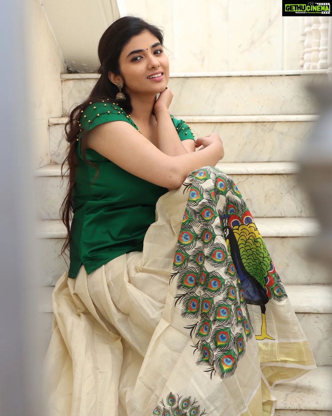 Pragya Nagra Instagram - Nyan oru Malayali poleyano!? PC @stillsanbhu 📸 Pattu Pavadu @kerala_bygone_fashion 🥰 #mallugirl #kerala #mallu #mallugram #malluactress #mollywood #anusithara #malayali #keralagallery #malayalamactress #keralagram #malayalam #malluhot #malluwood #love #keralaactress #tamilactress #kochi #nikhilavimal #mohanlal #keraladiaries #mollywoodactress #malluaunty #keralam #keralagodsowncountry #saniyaiyappan #keralagirls #mammootty #rajishavijayan #kozhikode