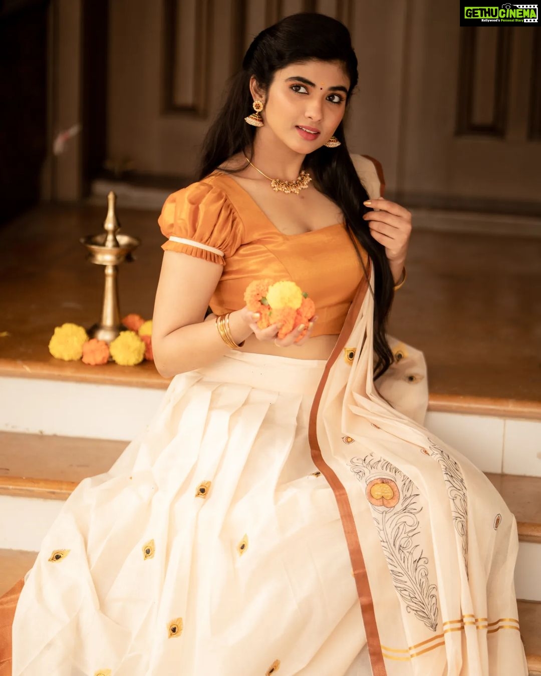 Pragya Nagra Instagram - 🌺Andariki Ugadi Subhakankshalu🌺 Costumes - @ivalinmabia Photography - @camerasenthil Makeup - @yuvas_makeover Shoot organised by @rrajeshananda #ugadi #ugadi2023 #gudipadwa #ugadispecial #happyugadi #padwa #mantra #durgapuja #krishnavani #navratri #navratrispecial #maadurga #festivalfashion #festivelook #desi #teluguammayi #telugu #traditional #indianwear #traditionallook #hyderabadblogger #hyderabadinfluencer #hyderabadinsta #hyderabadbloggers #teluguactress #teluguheroine #telugumovie #telugumovies