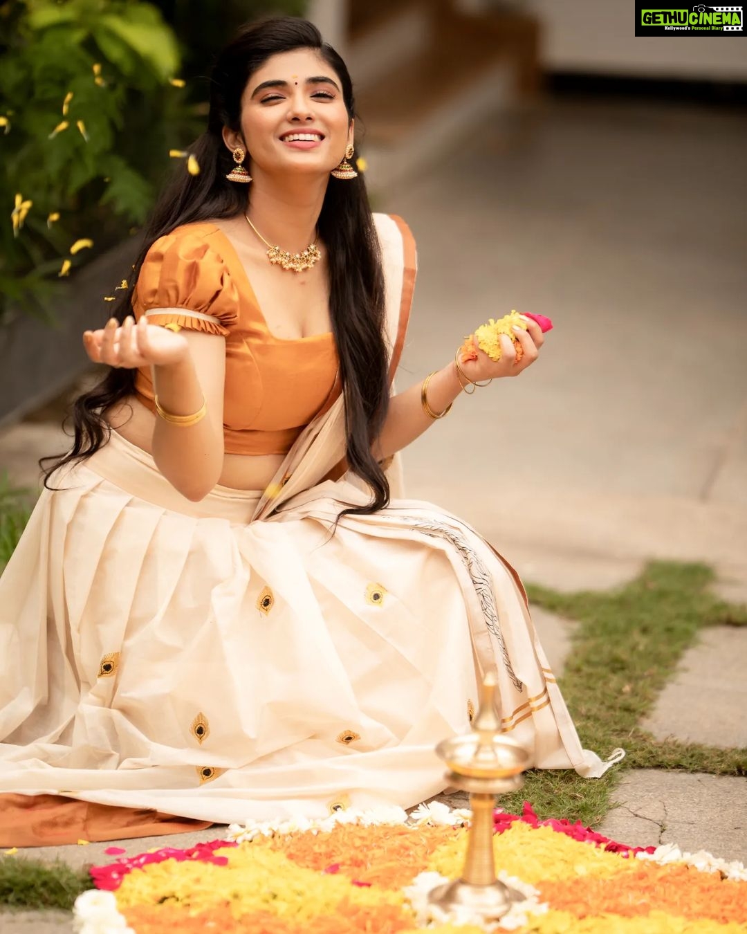 Pragya Nagra Instagram - 🌺Andariki Ugadi Subhakankshalu🌺 Costumes - @ivalinmabia Photography - @camerasenthil Makeup - @yuvas_makeover Shoot organised by @rrajeshananda #ugadi #ugadi2023 #gudipadwa #ugadispecial #happyugadi #padwa #mantra #durgapuja #krishnavani #navratri #navratrispecial #maadurga #festivalfashion #festivelook #desi #teluguammayi #telugu #traditional #indianwear #traditionallook #hyderabadblogger #hyderabadinfluencer #hyderabadinsta #hyderabadbloggers #teluguactress #teluguheroine #telugumovie #telugumovies