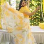 Pragya Nagra Instagram – Mehendi outfit @fiorebymalar_ 🌺
Make up & Hair @the_hues_venue @imaikkaa_by_nivi 💁🏻‍♀️
Location @avmgardens