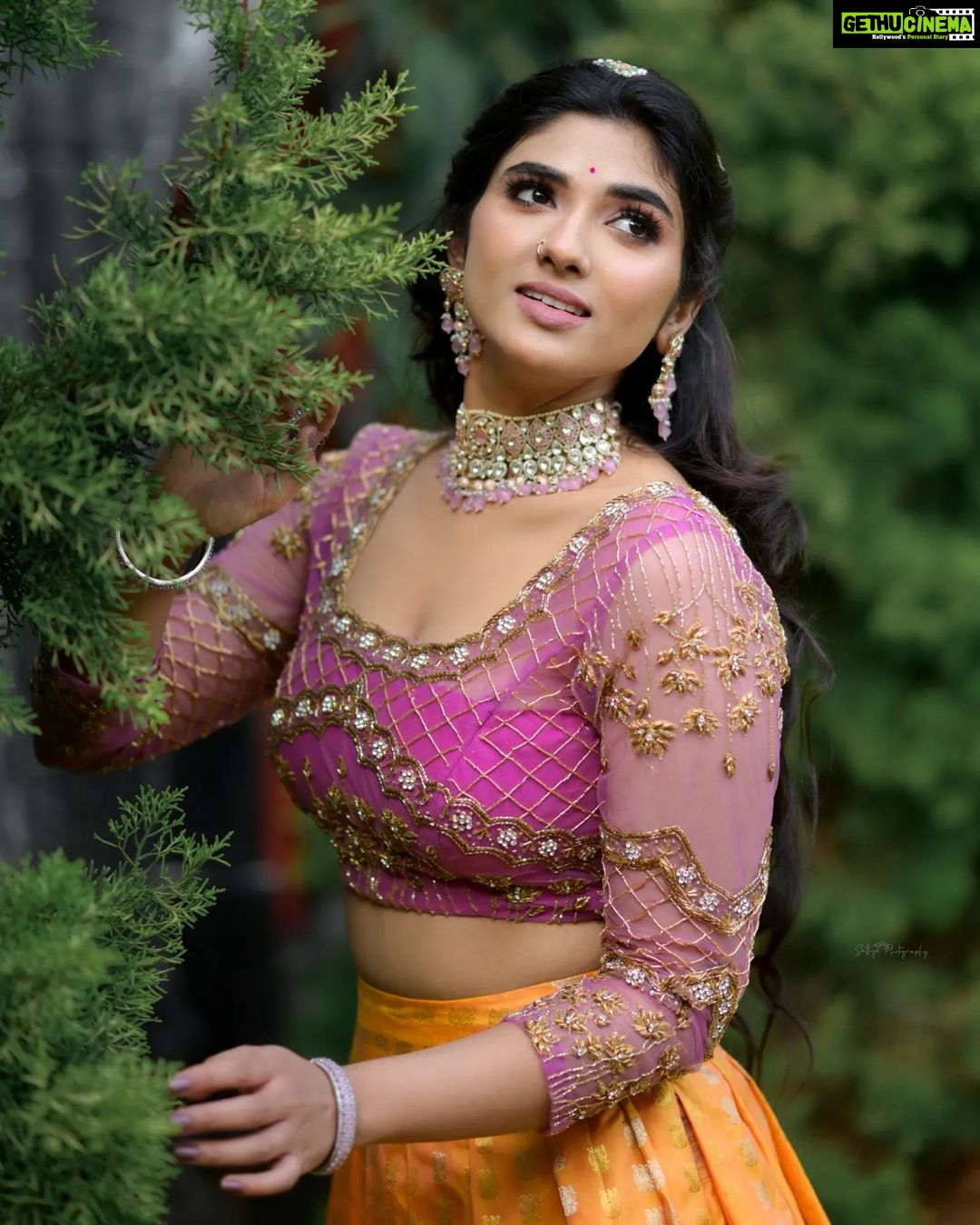 Pragya Nagra Instagram - 🌸 PC @sathyaphotography3 Designer  @mayon_by_subhathracouture MUAH @murugeshmakeup_hair Location courtesy  @elementsoneastcoast Elements on East Coast - Gethu Cinema