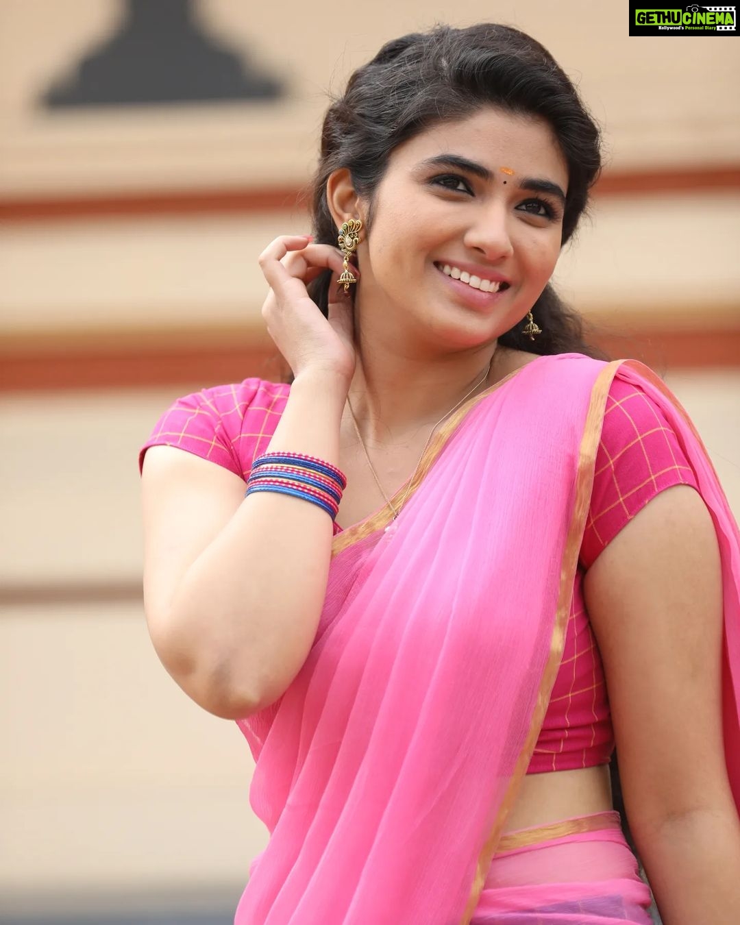 Pragya Nagra Instagram - அன்பு பொங்க ஆசை பொங்க இன்பம் பொங்க இனிமை பொங்க என்றும் உங்கள் வீட்டில் மகிழ்ச்சி பொங்க இனிய தை திருநாள் பொங்கல் வாழ்த்துக்கள் 🌾🌼 Happy Sankranti 🌾🌼 PC @stillsanbhu Costume stylist @vasukibhaskar #pongal #festival #tamil #tamilnadu #chennai #happypongal #makarsankranti #pongalcelebration #india #love #instagram #trending #bhfyp #pongalopongal #lohri #tamilmemes #pongalfestival #sankranti #southindianfood #pongalwishes #happy #jallikattu #pongalspecial #celebration #venpongal #photography #instagood #pongalfood #bihu #pongalkolam