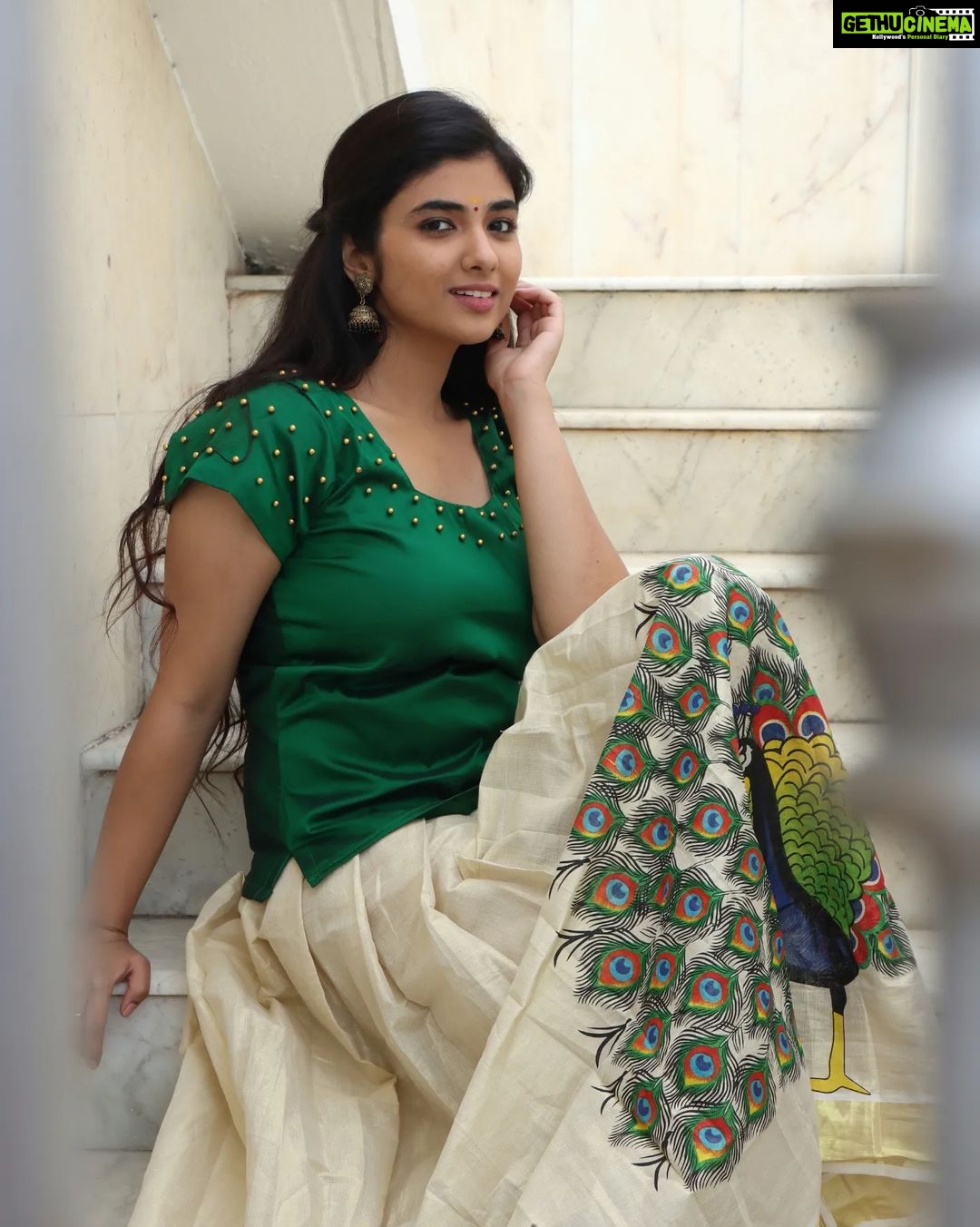 Pragya Nagra Instagram - Nyan oru Malayali poleyano!? PC @stillsanbhu 📸 Pattu Pavadu @kerala_bygone_fashion 🥰 #mallugirl #kerala #mallu #mallugram #malluactress #mollywood #anusithara #malayali #keralagallery #malayalamactress #keralagram #malayalam #malluhot #malluwood #love #keralaactress #tamilactress #kochi #nikhilavimal #mohanlal #keraladiaries #mollywoodactress #malluaunty #keralam #keralagodsowncountry #saniyaiyappan #keralagirls #mammootty #rajishavijayan #kozhikode