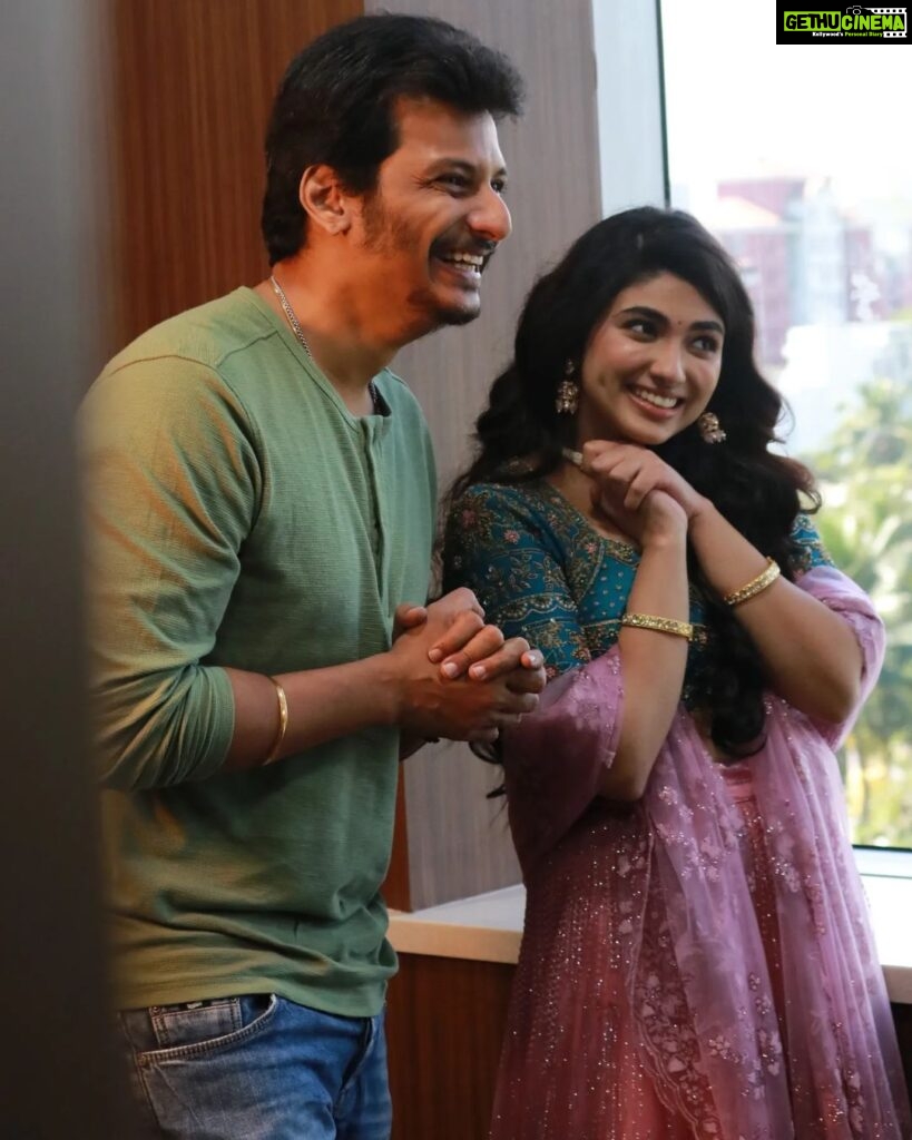 Pragya Nagra Instagram - Happiest Birthday to the most amazing human, my dream-debut hero & a larger-than-life actor @actorjiiva 🥰❤️ Thankyou for this amazing movie together... It still feels unreal that I have got to perform with you, sit next to you in interviews, and learn so much from you! It has been such an enriching experience knowing you! I hope & pray only the best for you...more wonderful characters from you....that you keep entertaining us with your awesome charisma for years to come! Also, you're a strong and beautiful human being!🔥 And I'd always just hope and wish to be a performer of your calibre some day....🥰❤️